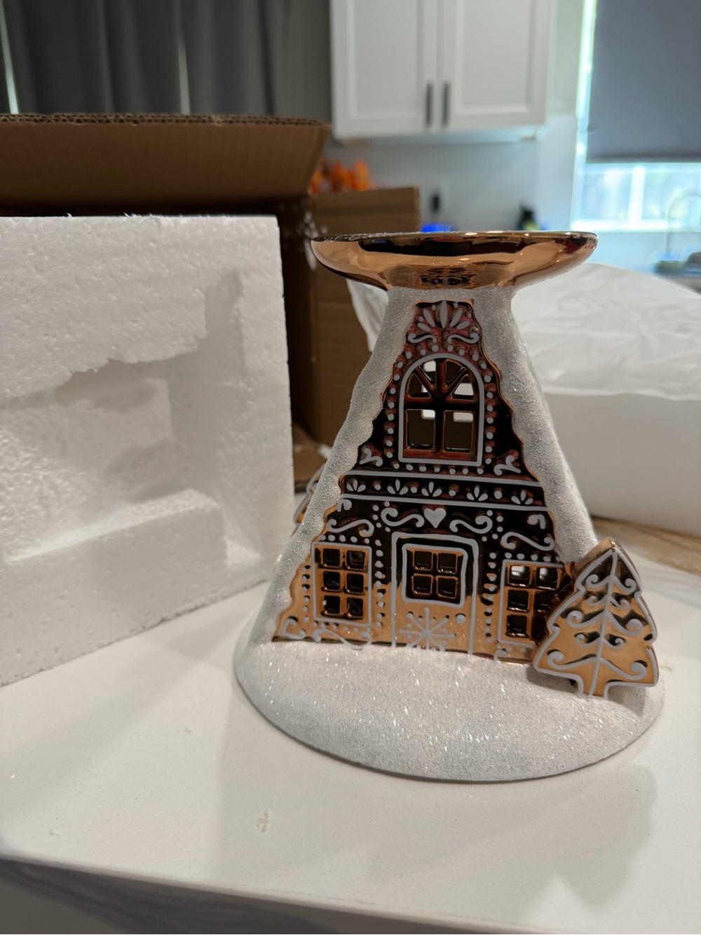 Bath and Body works light up Gingerbread House Candle Holder - brand new